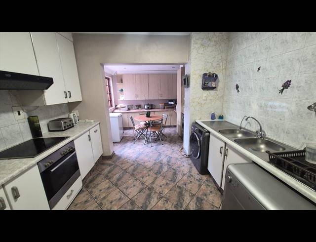 3 BEDROOM DUPLEX FOR SALE IN ASTON MANOR